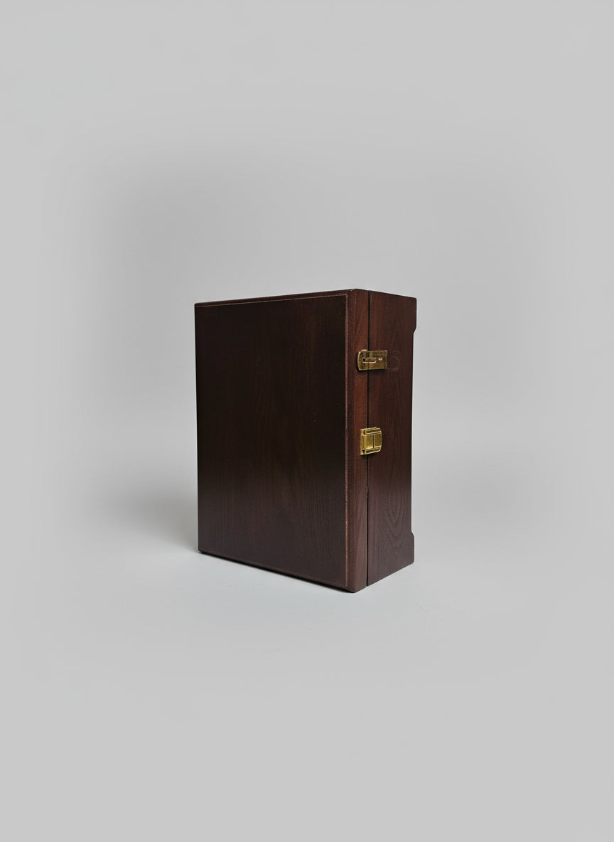 Lockable spider cabinet