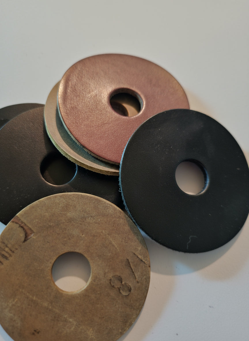 Clapper isolation washers