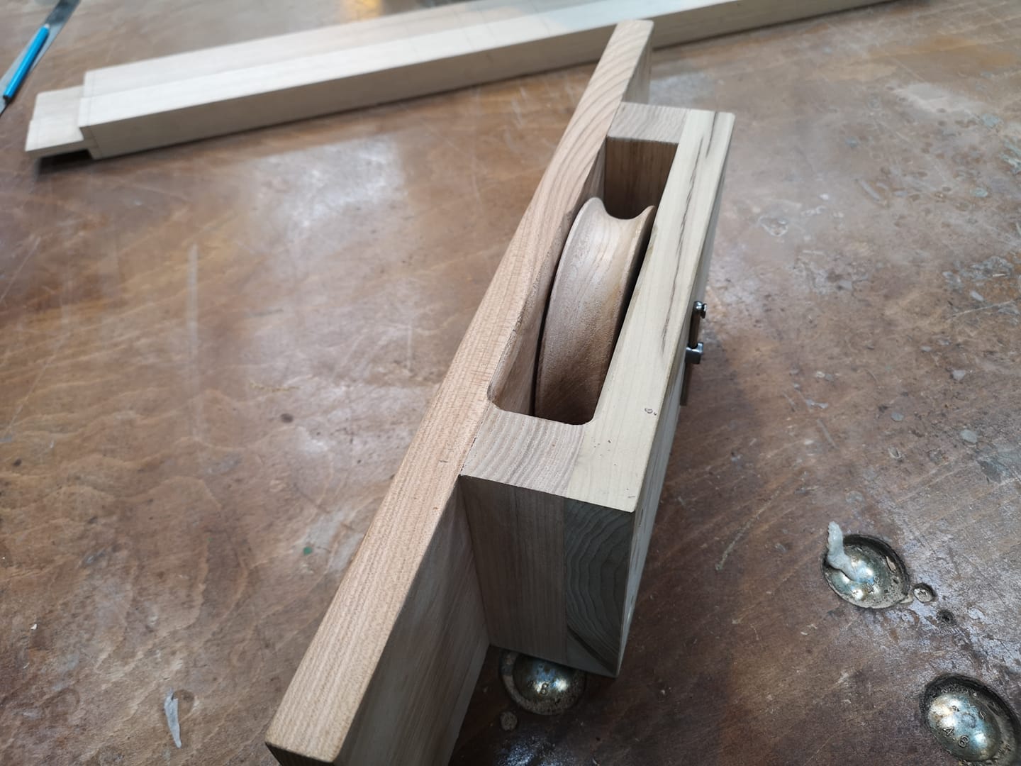 Single wooden roller box